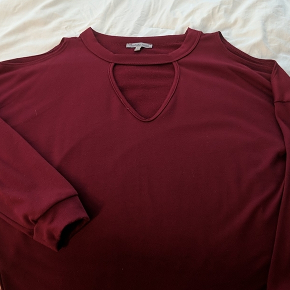 Off the Shoulder, Key Hole - Picture 2 of 2